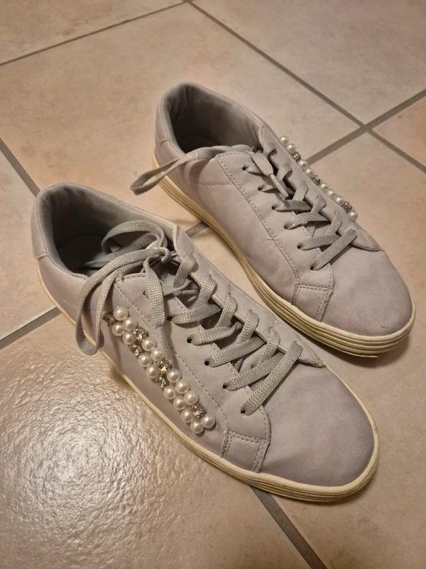 DooDogs Graue Sneaker mit Perlen seitlich Size 38