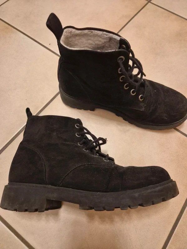 H&M Schnürstiefel / Boots zum Schnüren mit Innenfell / Innenfutter Size 37