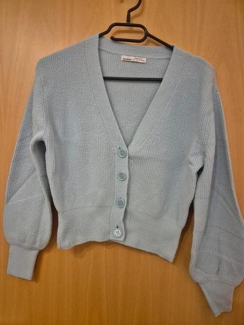 Pull & Bear Hellblauer cropped Cardigan mit Knöpfen Size S