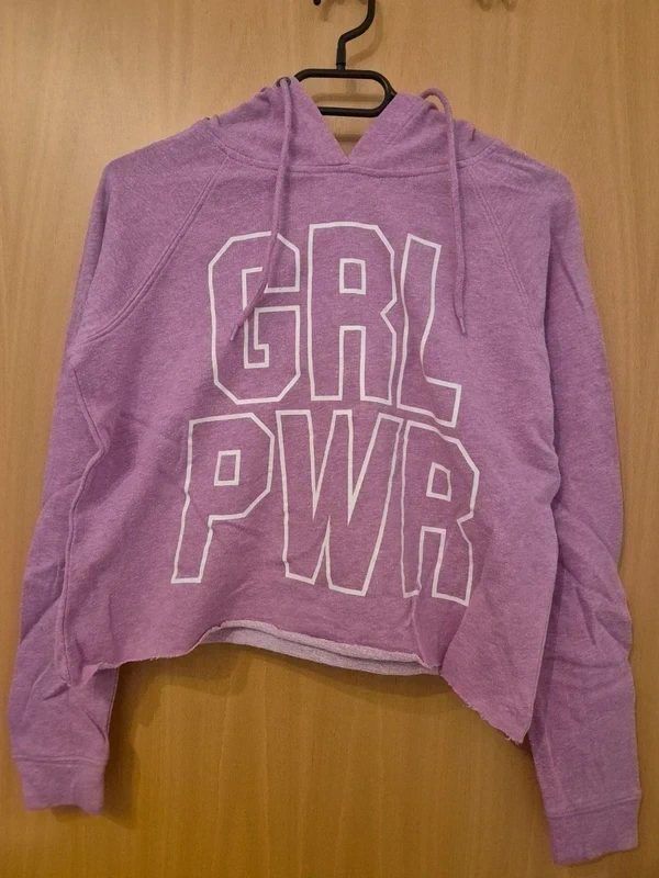 Tally Weijl Dünner cropped Hoodie mit Kapuze und Aufdruck Size S