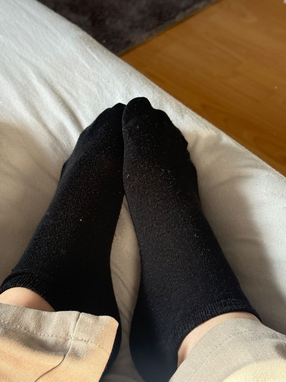 Schwarze getragene Socken zu verkaufen Size S