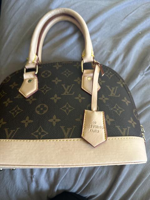 Louis Vuitton LV TASCHE