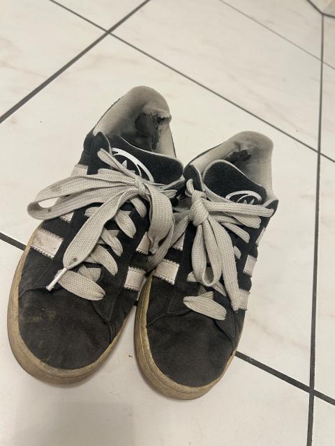 Adidas Campus Gut und Gerne getragene Schuhe Size 40