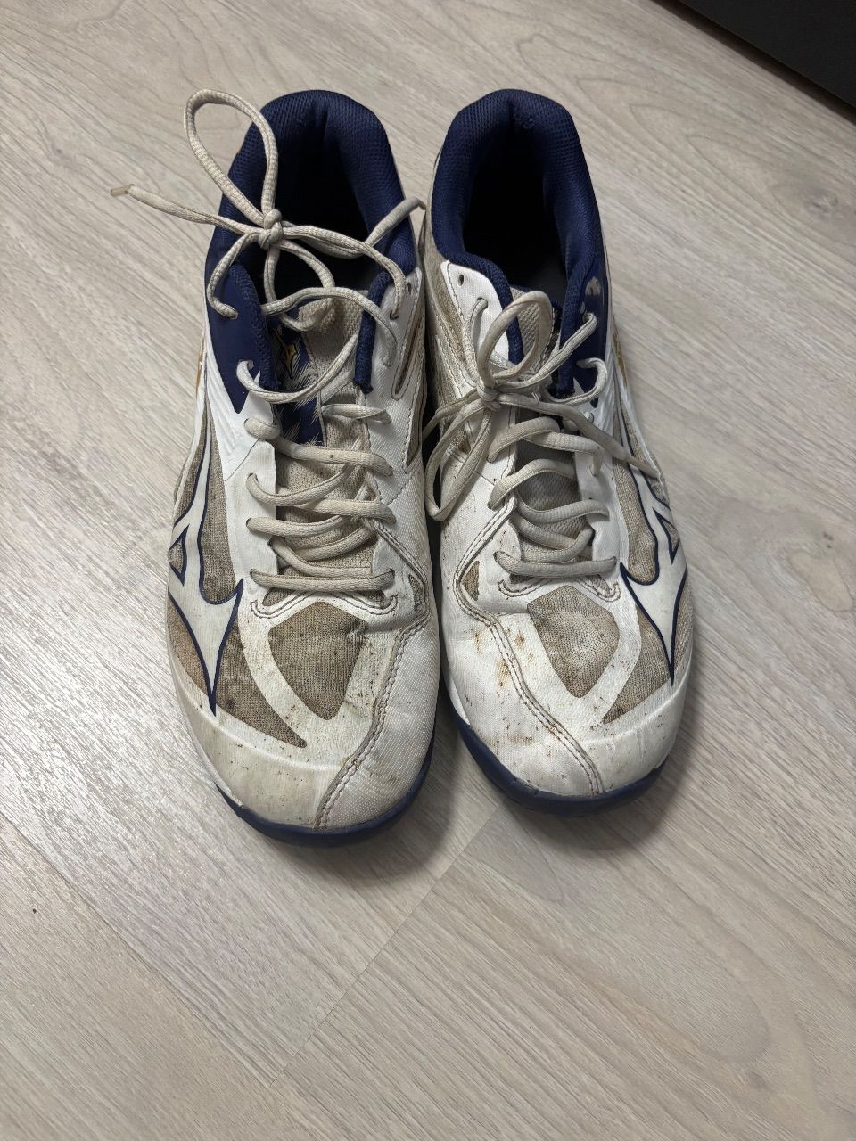 Dreckige Schuhe benutzt