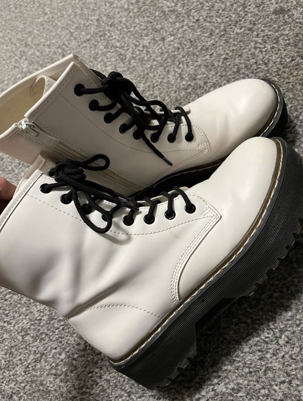 Weiße Plateau-Schnürstiefel Size 40