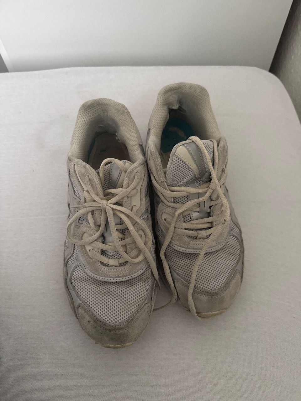 gerne getragene asics schuhe sneaker alt schmutz benutzt  Size 39
