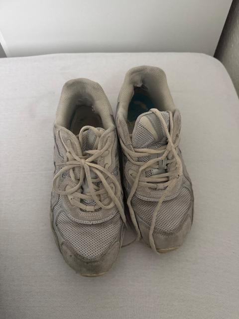 gerne getragene asics schuhe sneaker alt schmutz benutzt Size 39