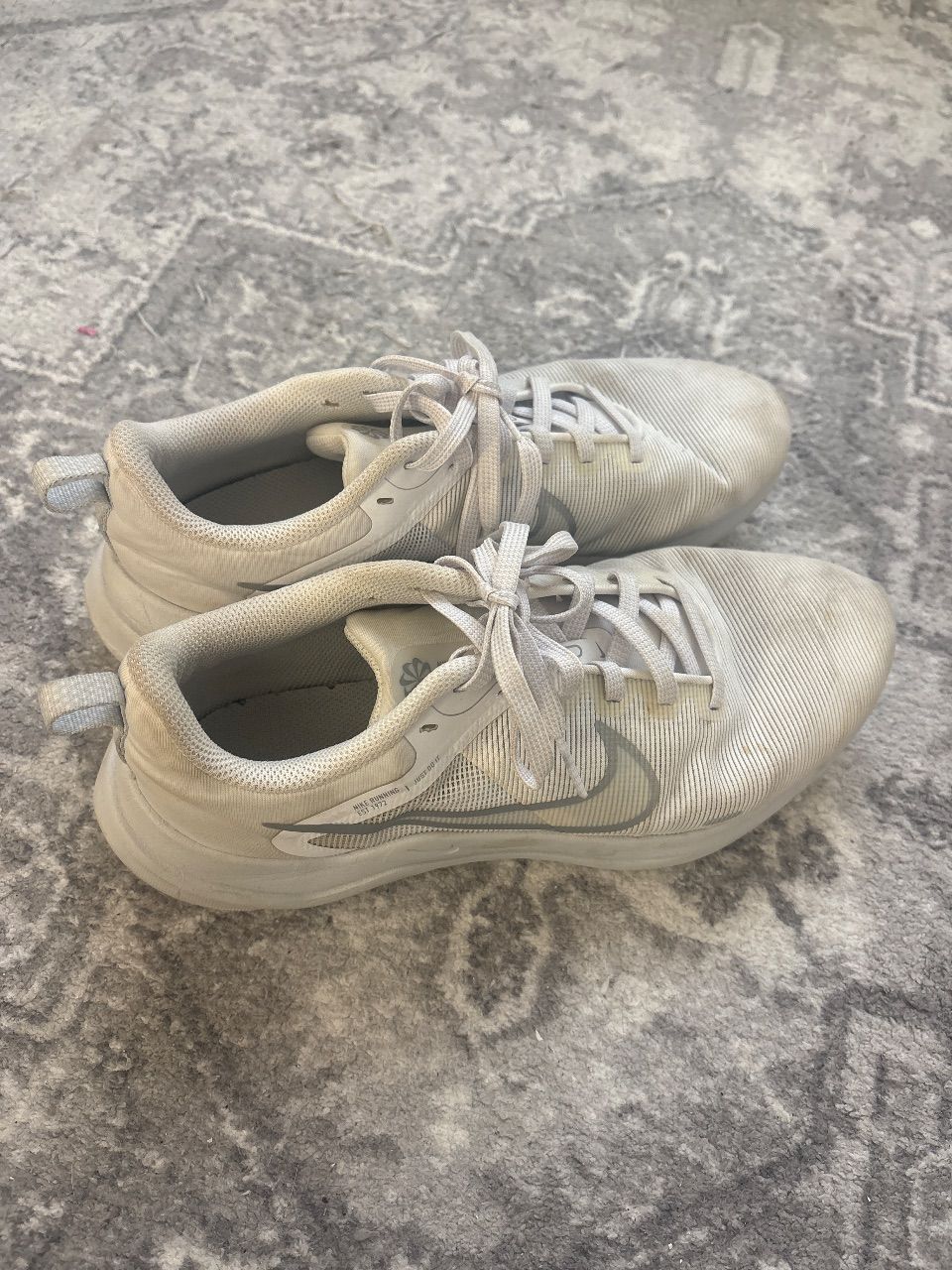 Nike Getragene Nike Sportschuhe  Size 41