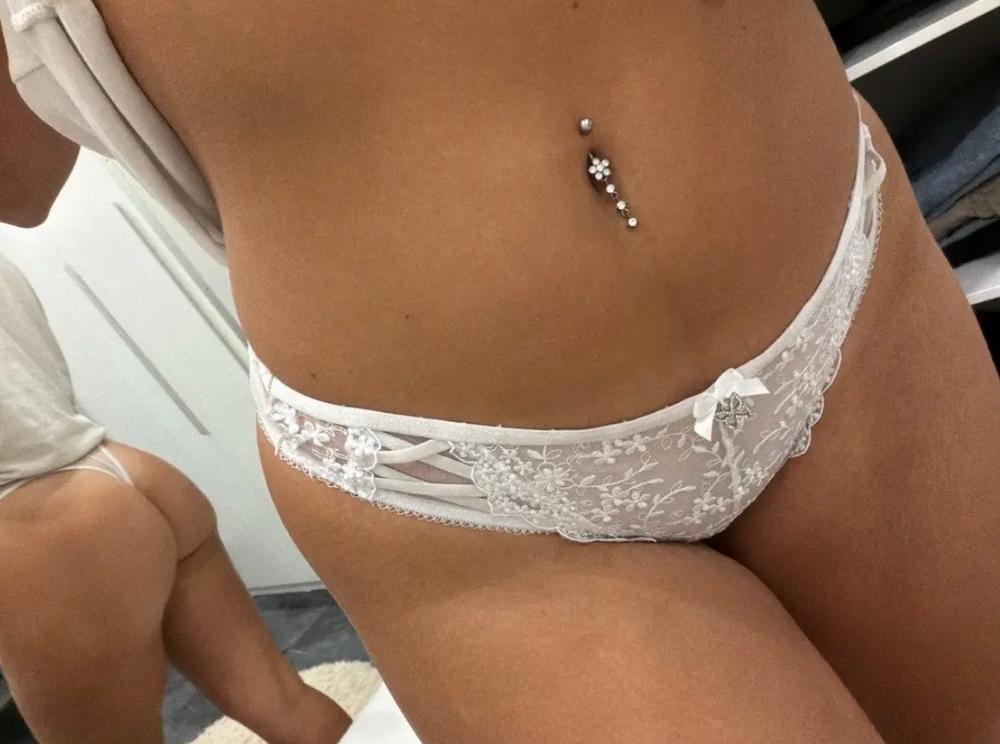 Getragene Tanga Bilder und Videos