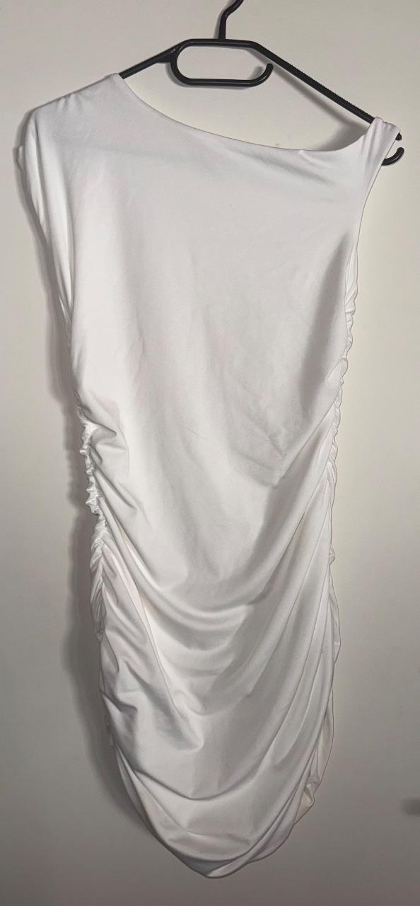Weißes kurzes Kleid