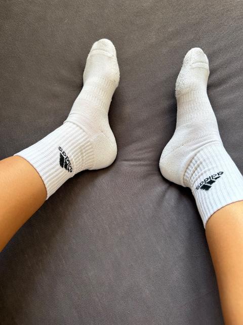 Verkaufe Fußbilder mit Socken