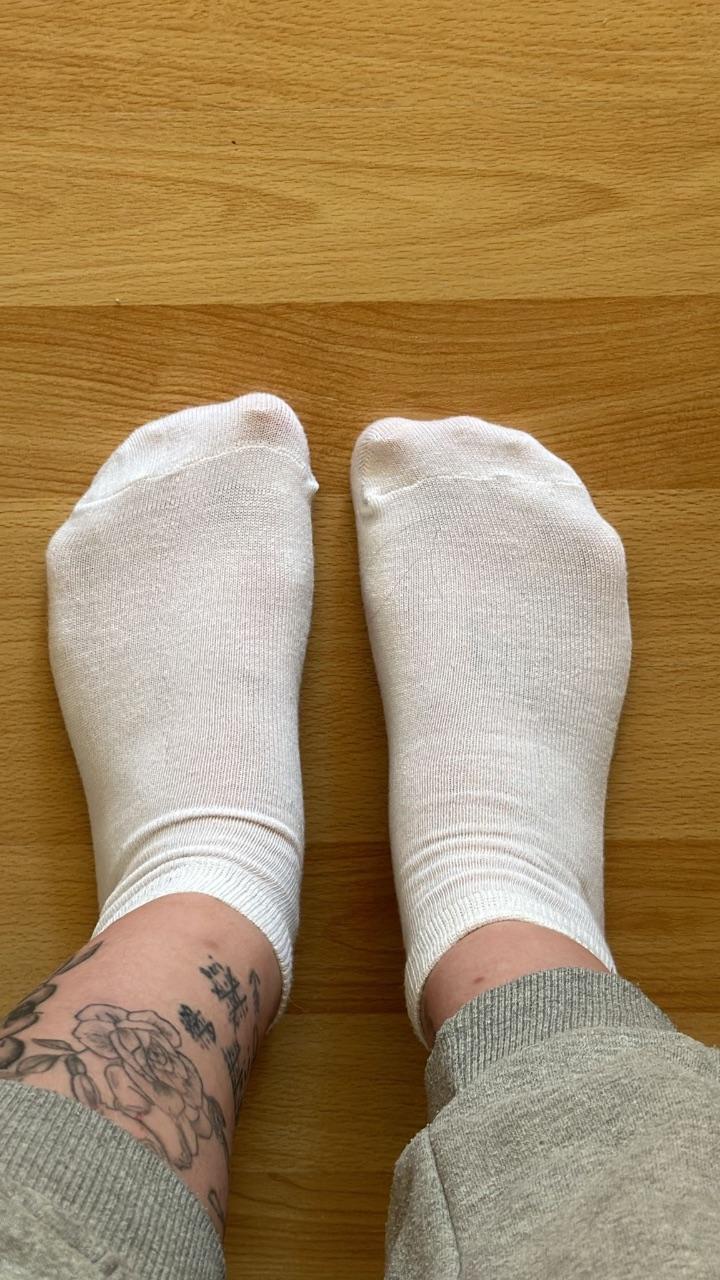 Weisse Sneaker Socken gerne getragen