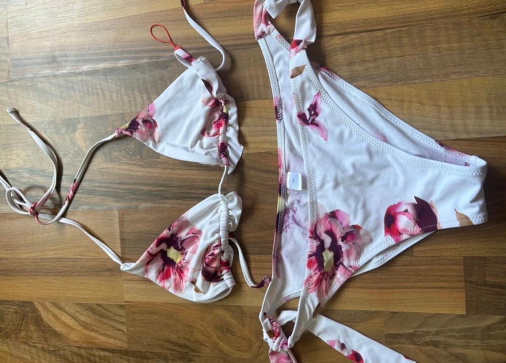 Bikini mit Blumen