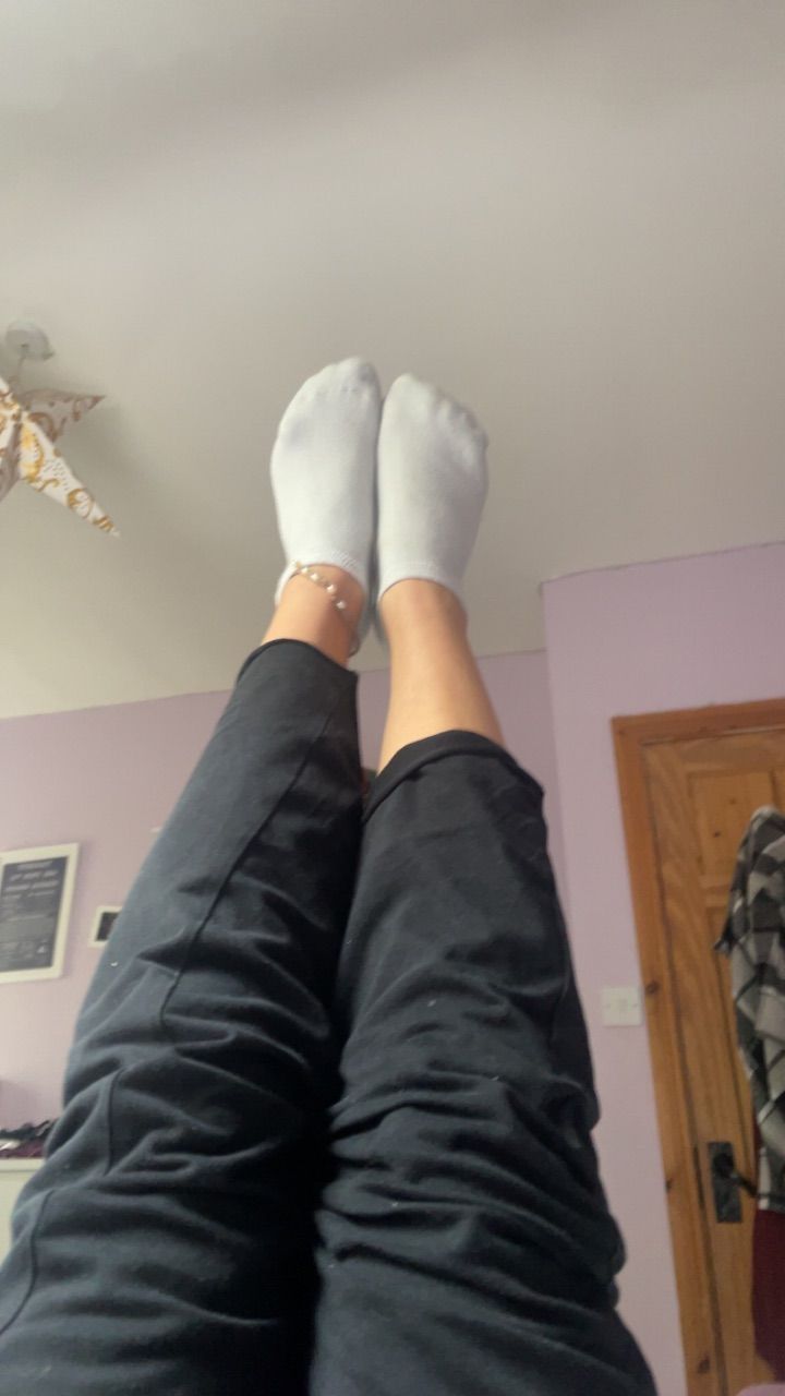 Ein paar weiße Socken getragen Size S