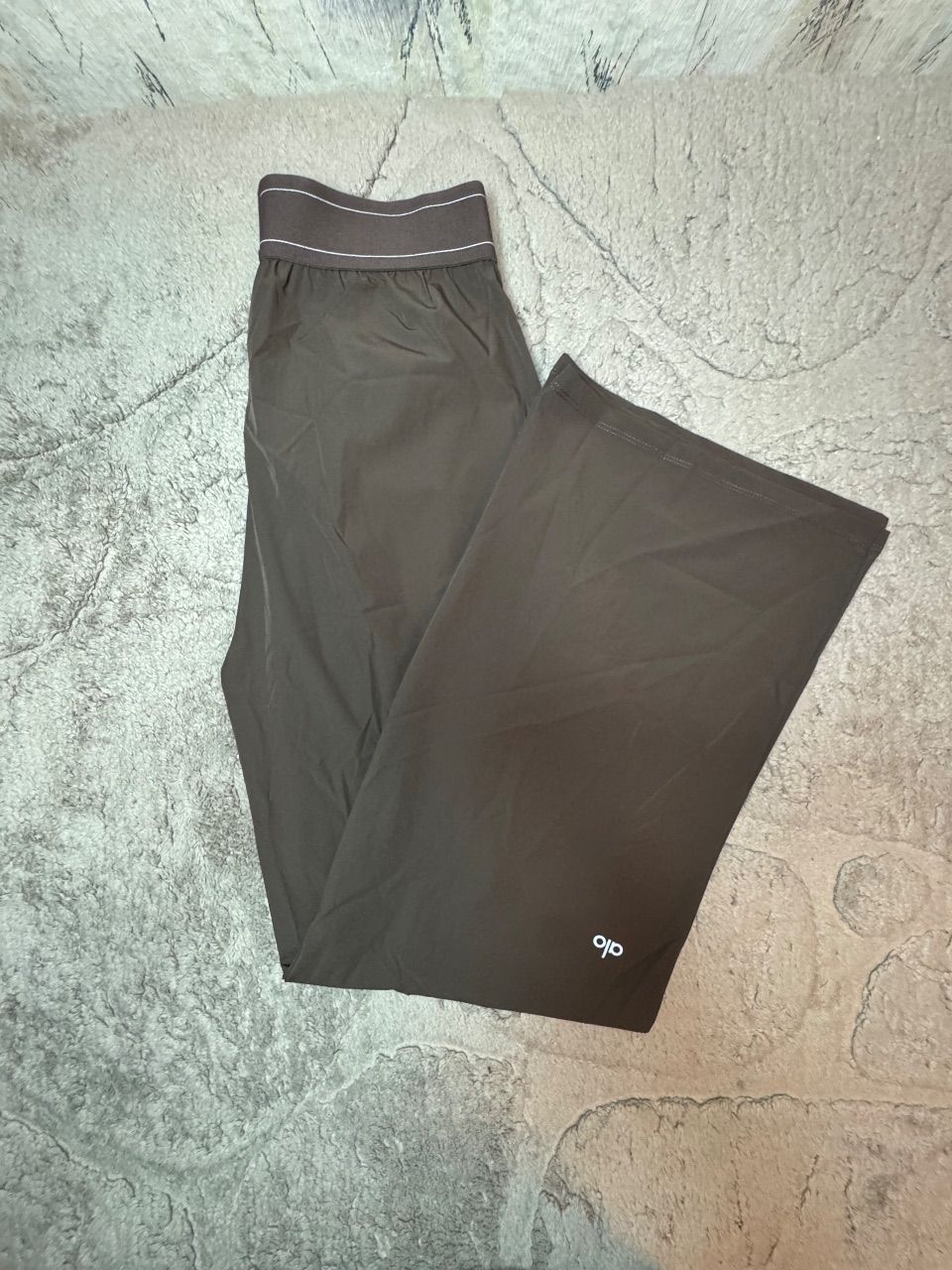 Alo Yoga Hose Size M