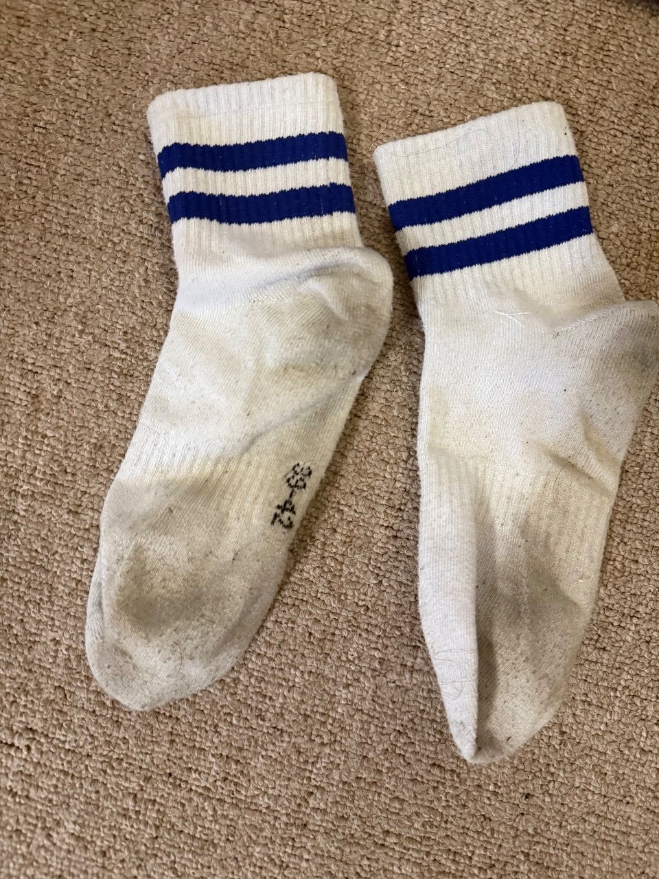 Gebrauchte Socken zu verkaufen 