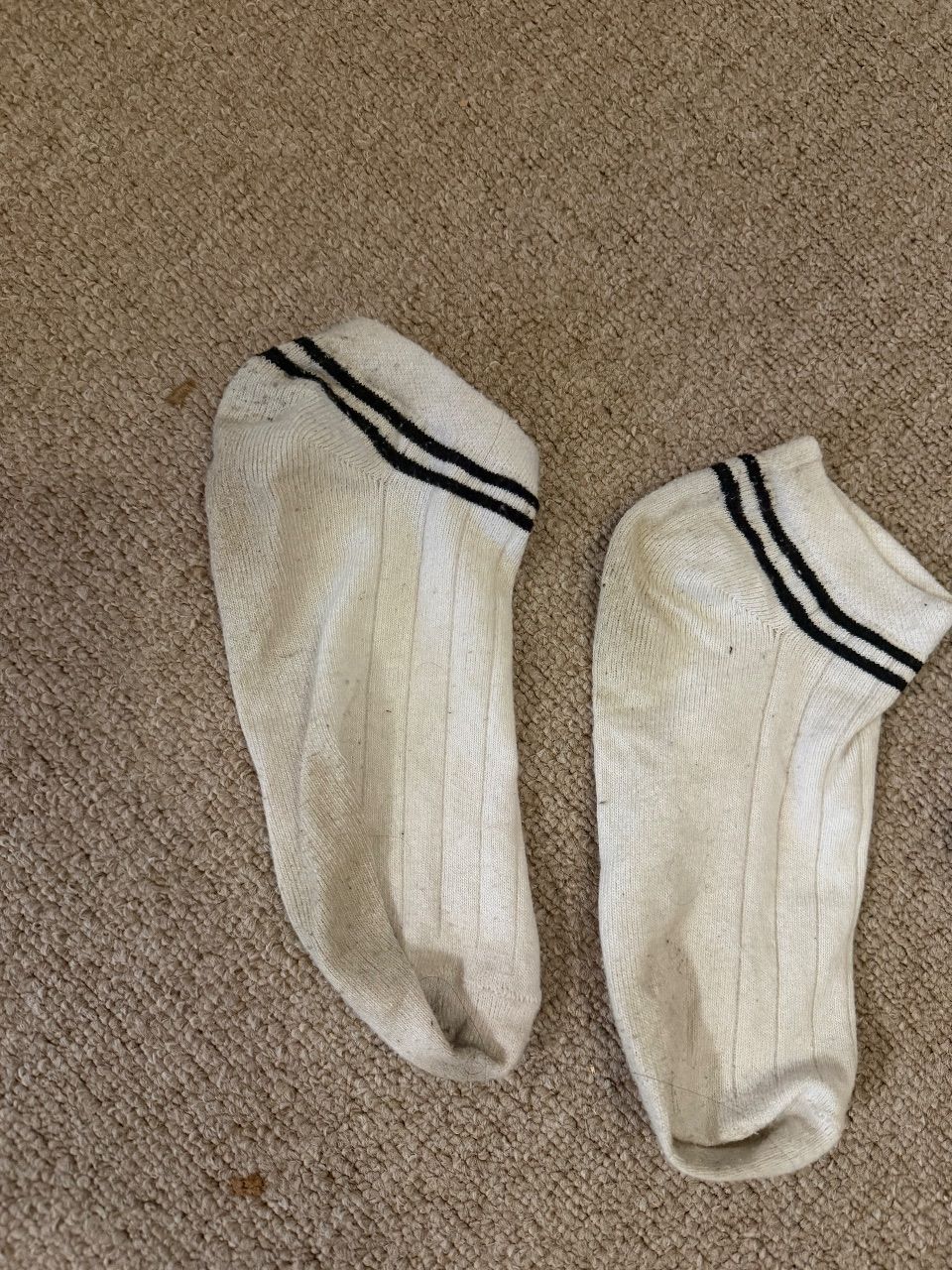 Gebrauchte Socken zu verkaufen 