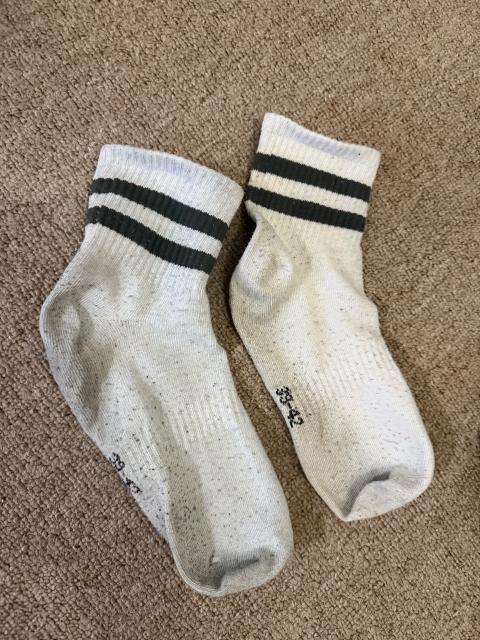 Gebrauchte Socken zu verkaufen