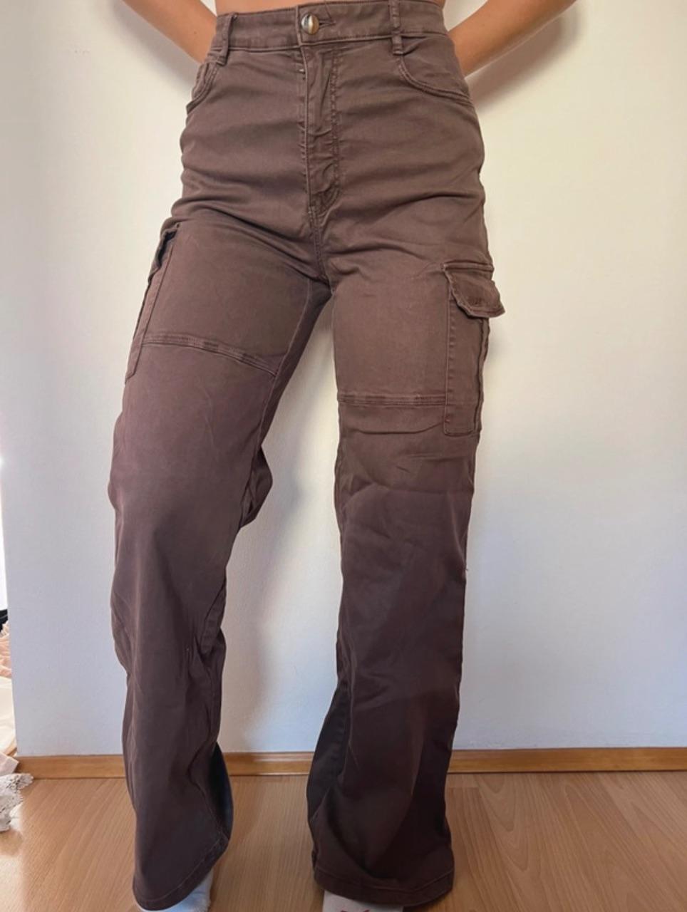 Braune Cargo Hose