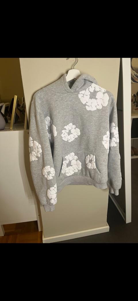 Grauer Pullover Size M