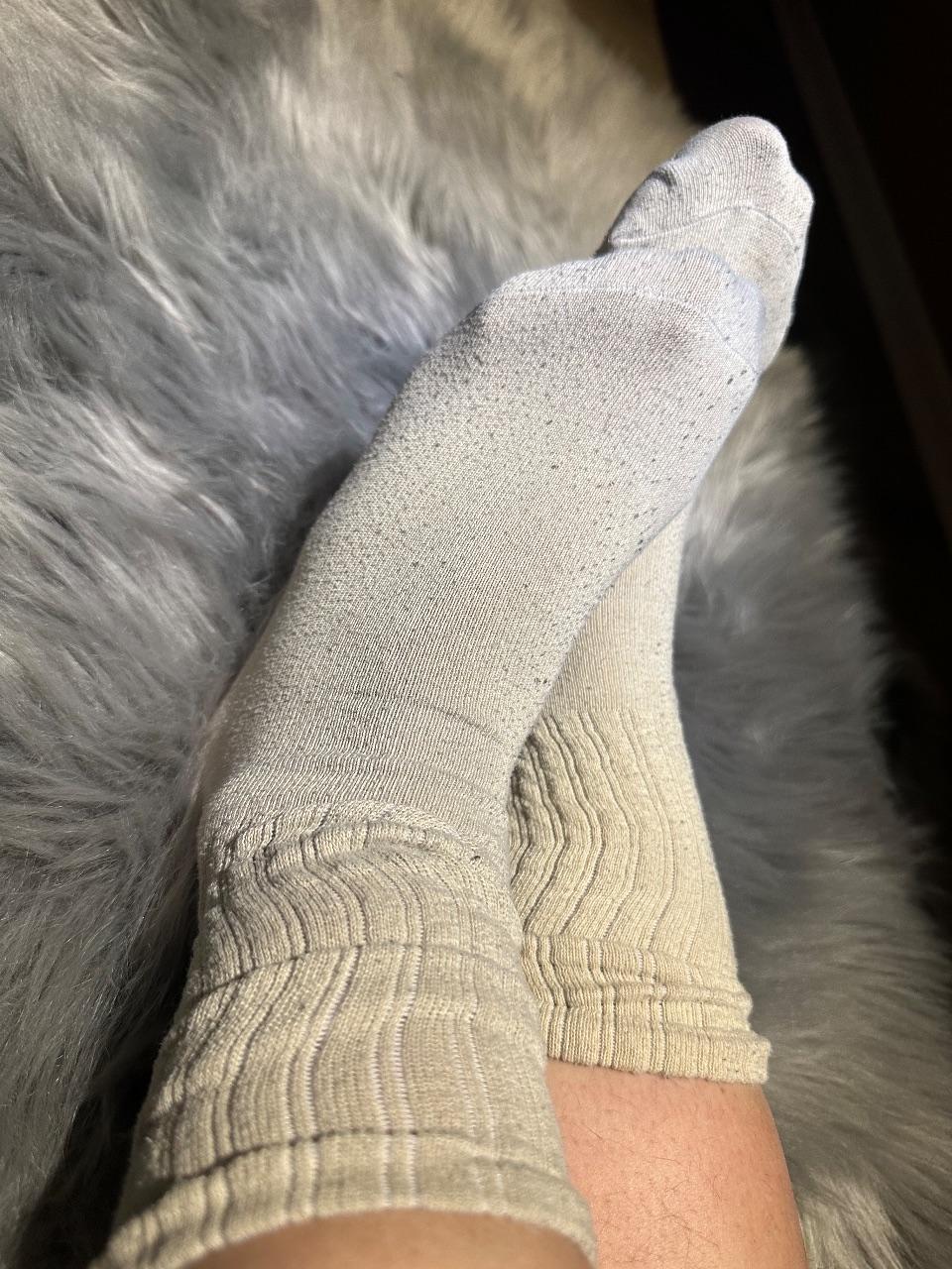 Getragene lange Socken