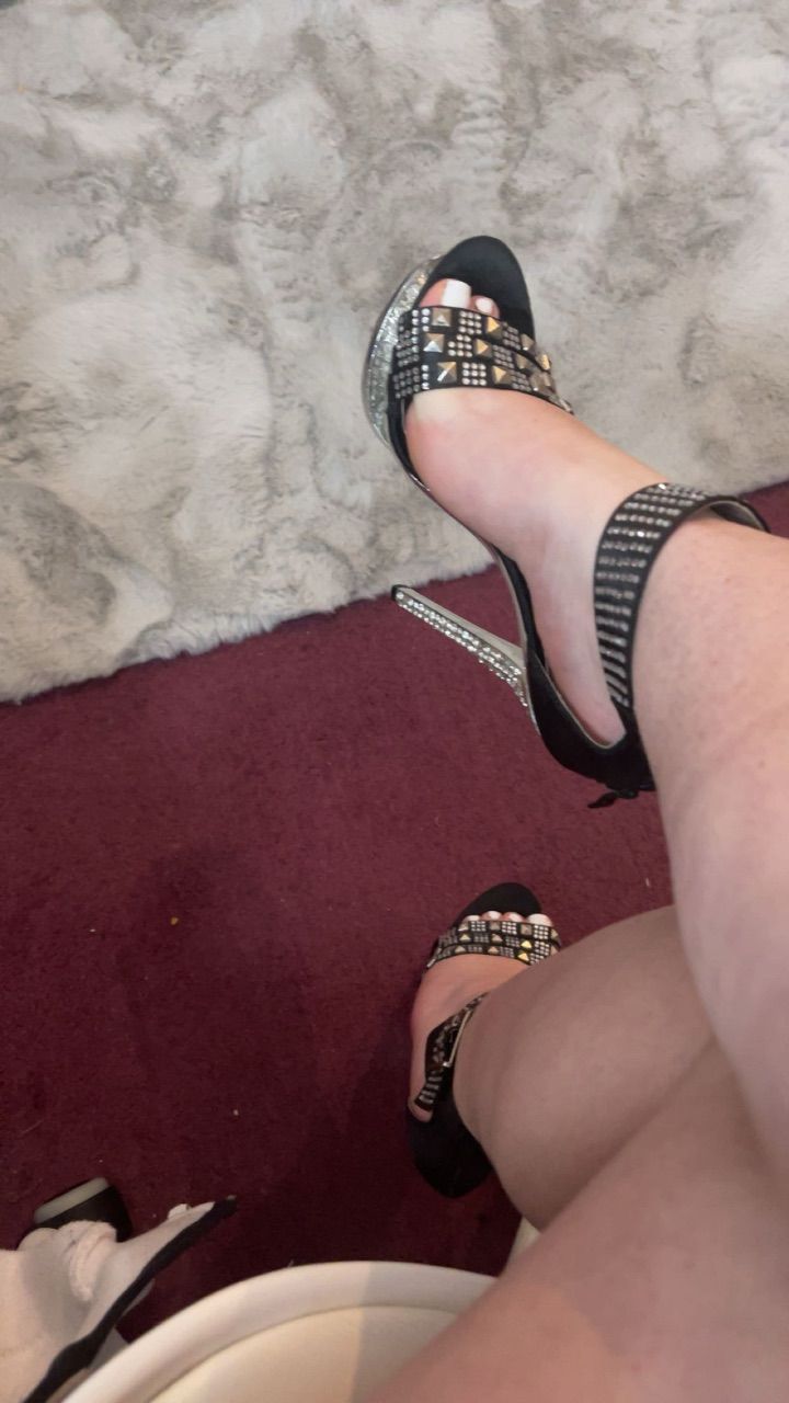 Alles auf anfrage :3 Size 38