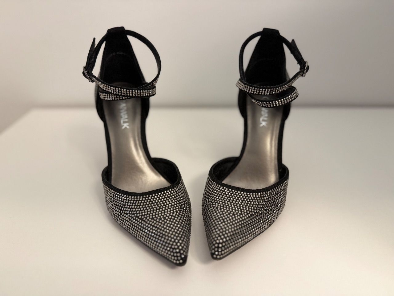 Verkaufe High Heels mit glitzernden Steinchen Size 37