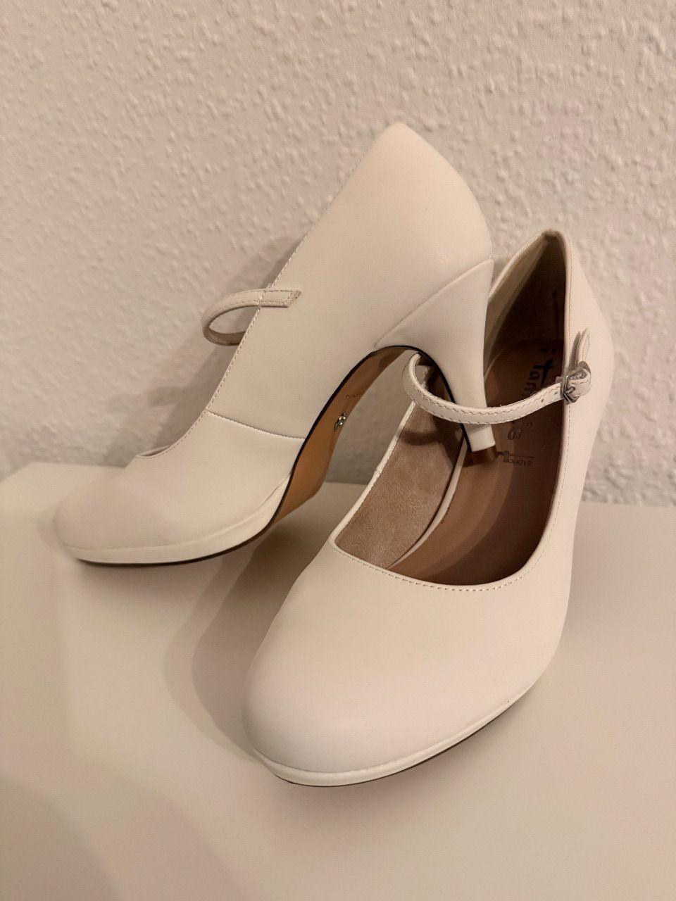 Tamaris Weiße Tamaris Pumps mit Riemchen – Gr. 41 Size 41