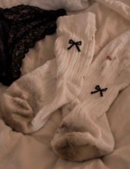 Lange getragene Socken und t*ngas
