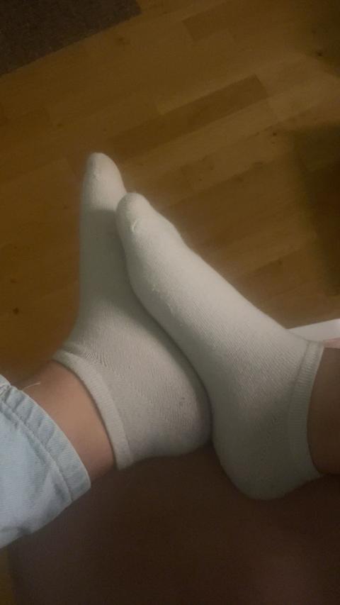 Getragene weiße Socken Size S