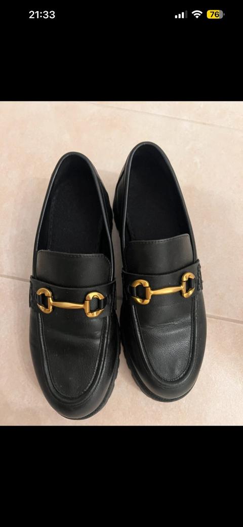 Deichmann Schwarze Loafer mit Gold Detail Size 41