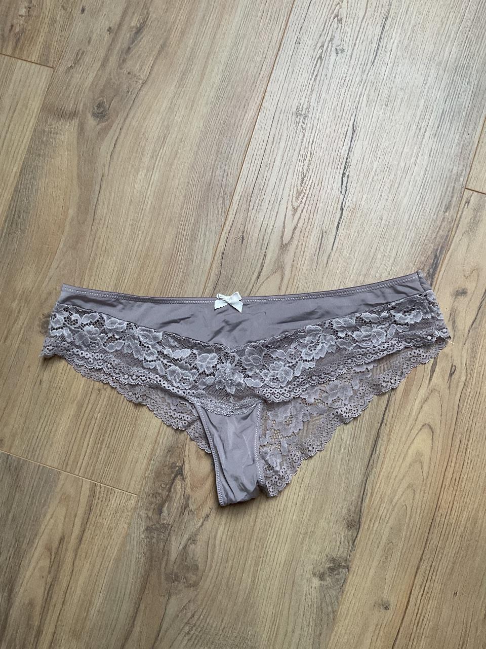 Ausgewaschene sexy Unterhose mit spitze