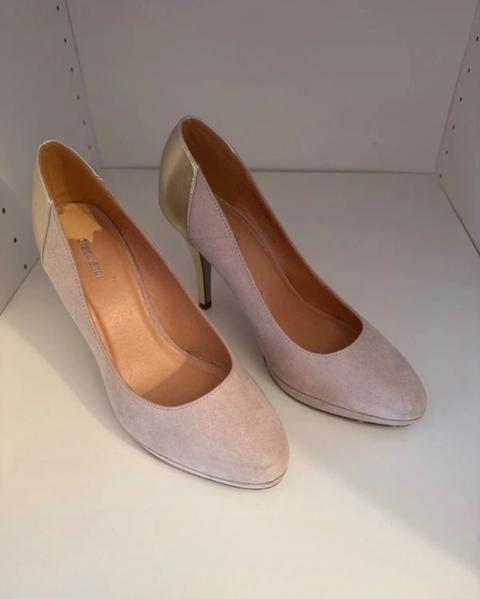 Rosa Velours Plateau-Pumps mit goldenem Fersendetail | Graceland Heels | Abiball Size 40
