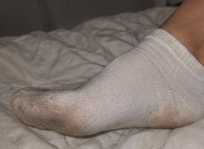 weiße getragene socken in weiß größe 36