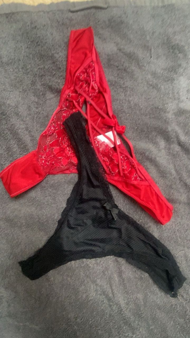 Sichtbar getragene Tangas  Size S