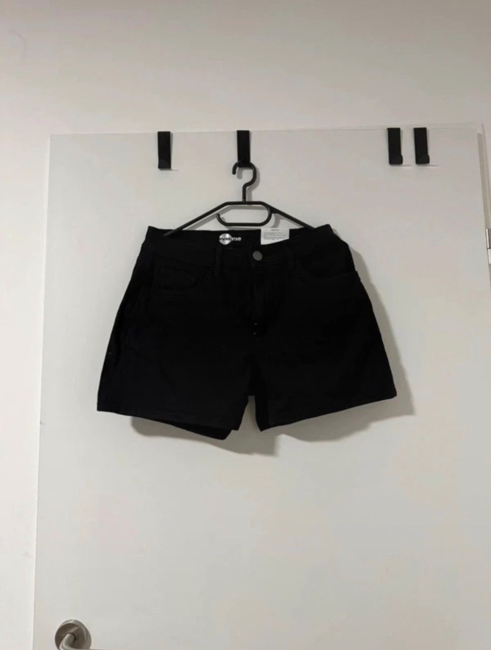 Kik Shorts Size M