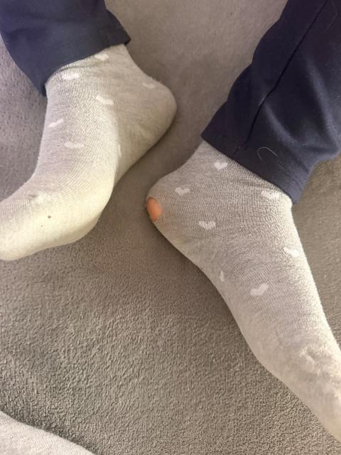 Socke mit Loch