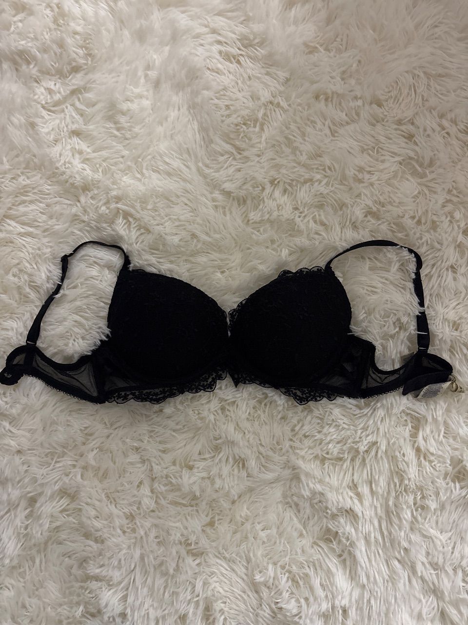 New Yorker Schwarze getragene BH Size S