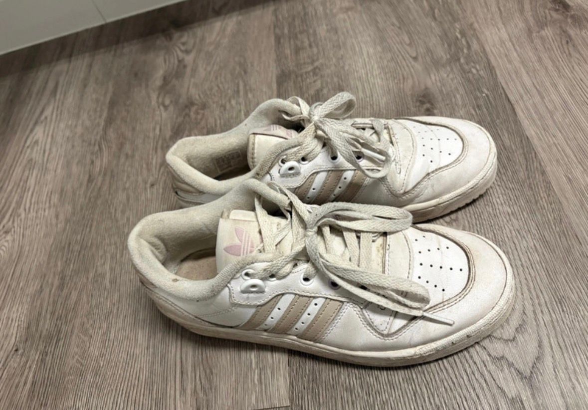 Adidas Adidas Schuhe sehr gerne getragen  Size 38