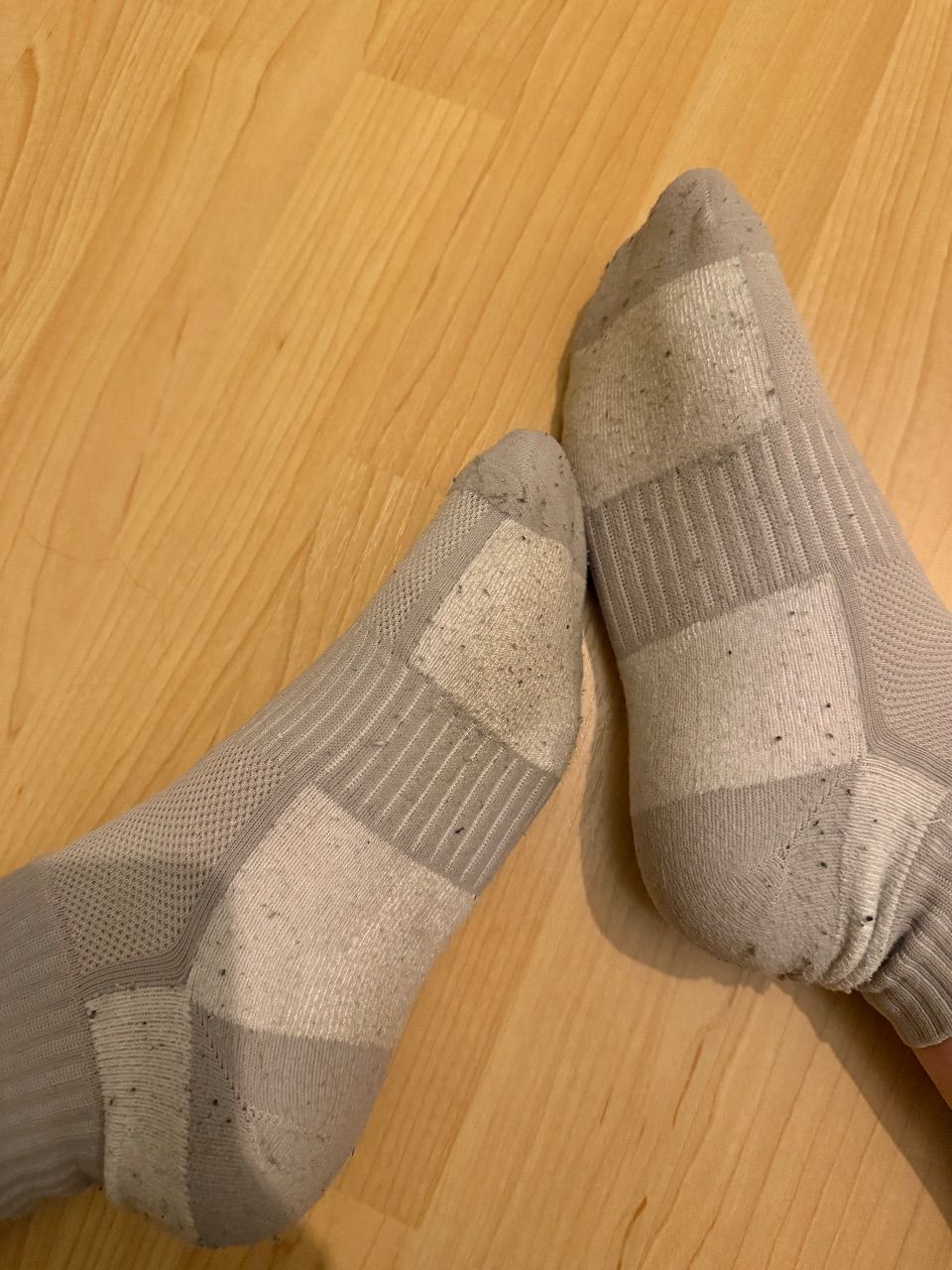 Ohne Marke getragene Socken 