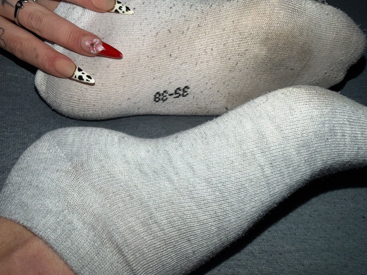 1x weis 1x grau Socken  Size 38