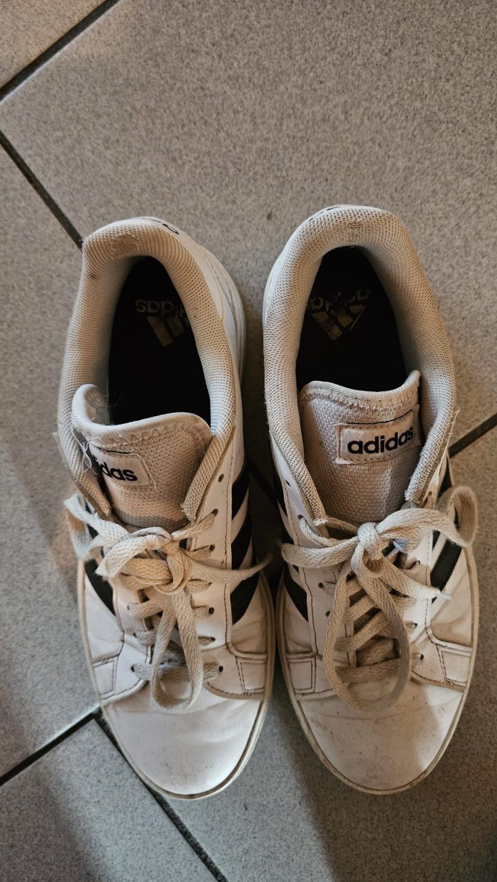 Adidas  Sneakers Size 41