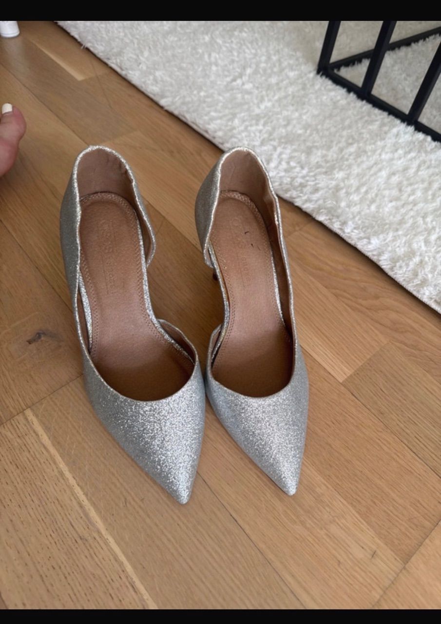Silver Pumps