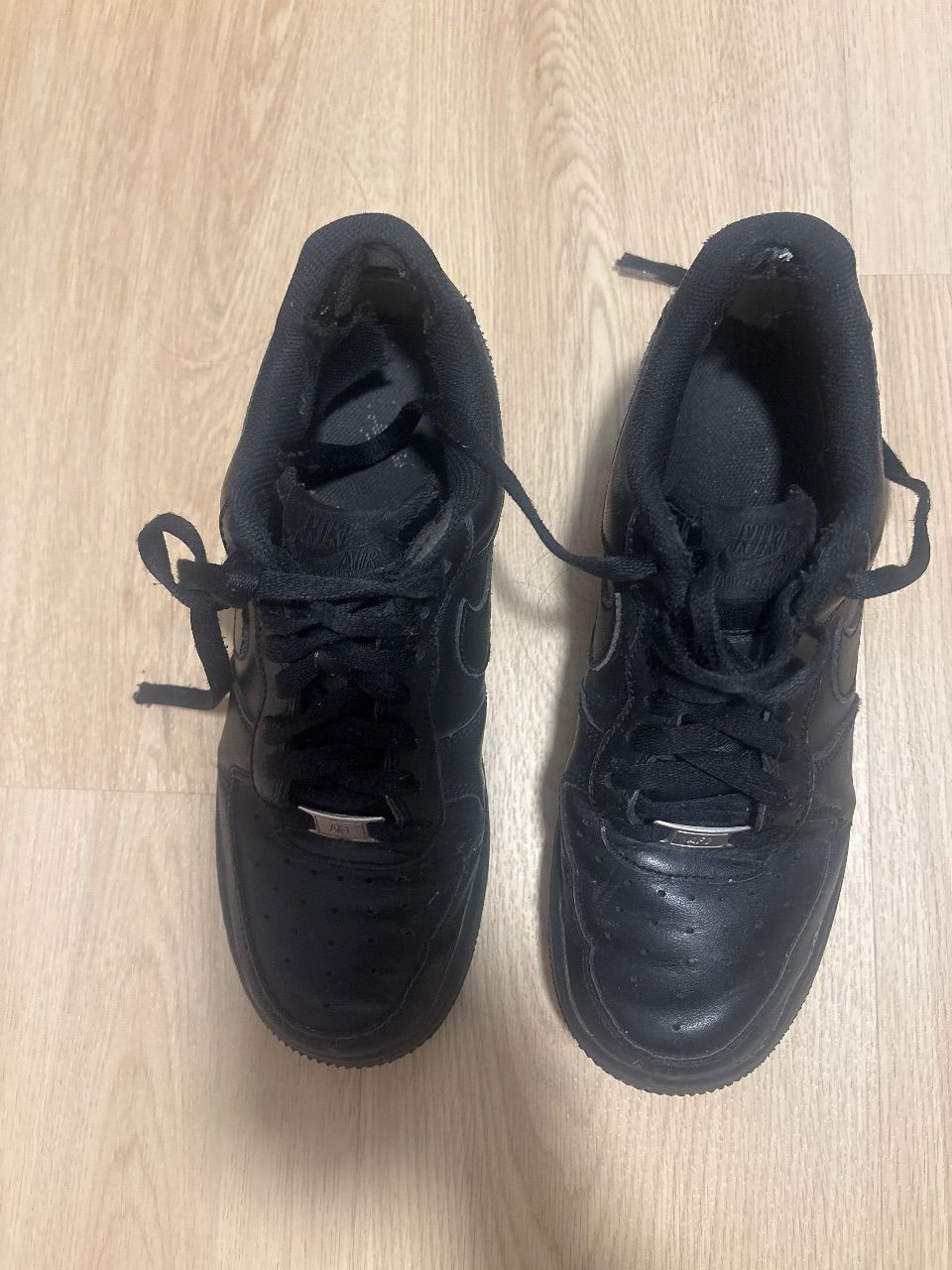 Getragene Schuhe