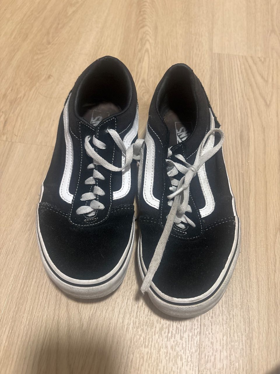 Getragene Schuhe