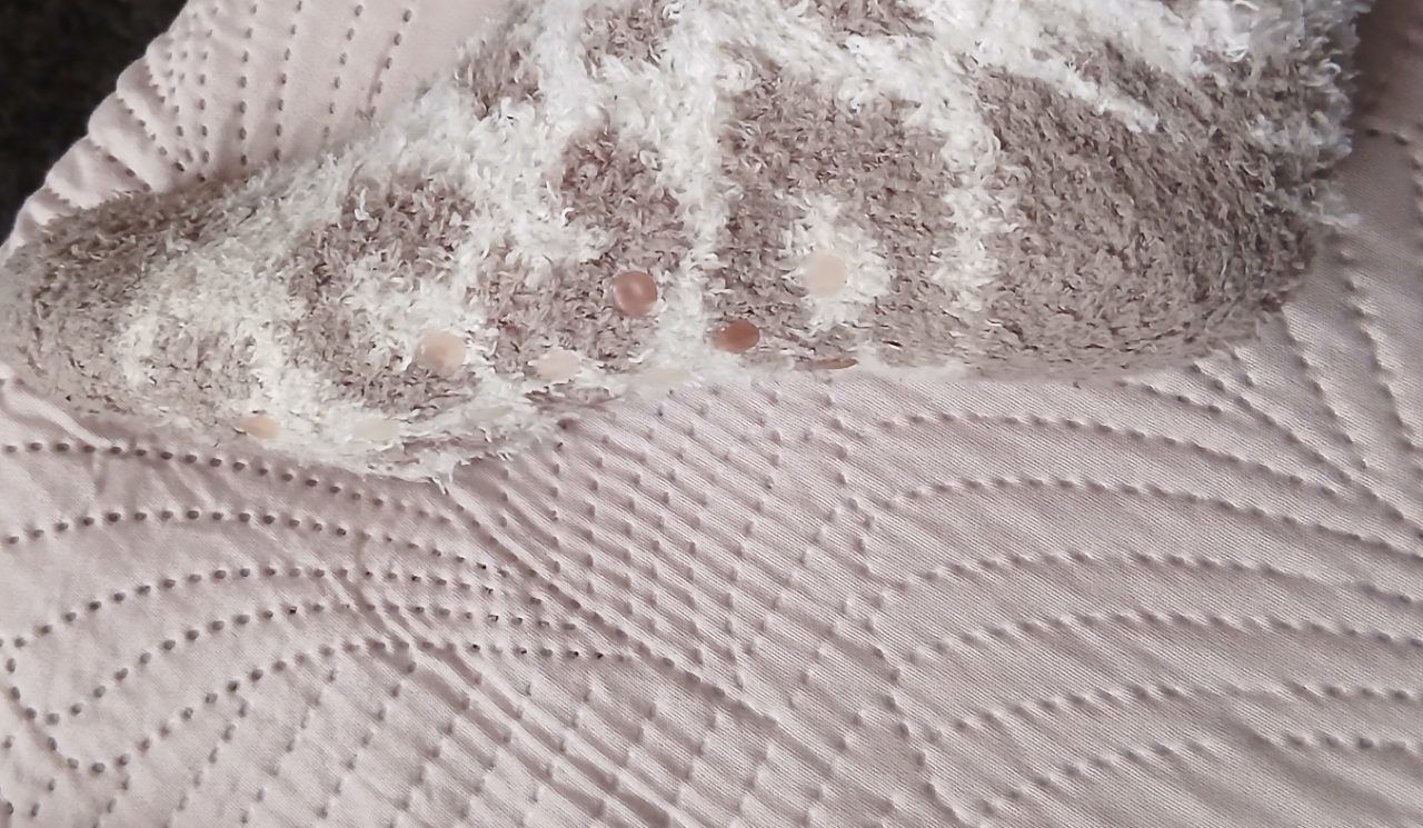Ohne Marke Getragene Kuschelsocken.