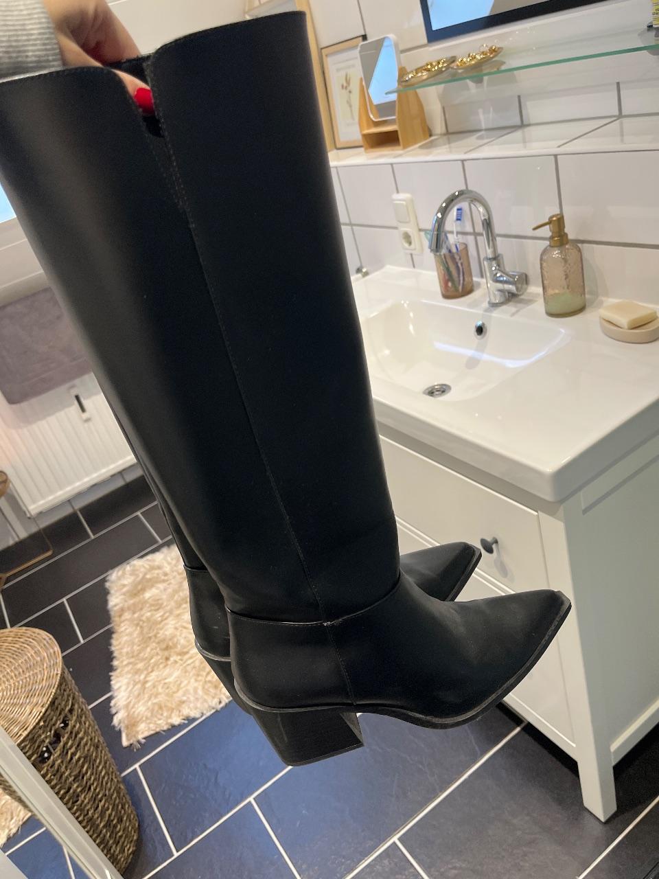 Schwarze Stiefel