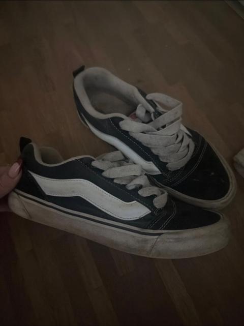 Stark abgenutzte Sneaker Size 40