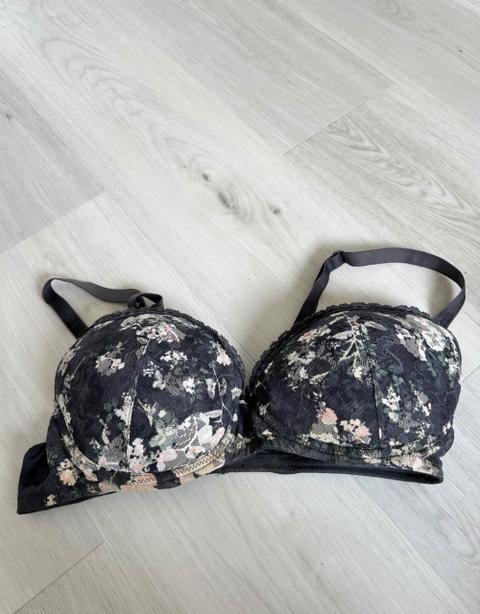 C&A Damen BH mit floralem Muster und Spitze Size M