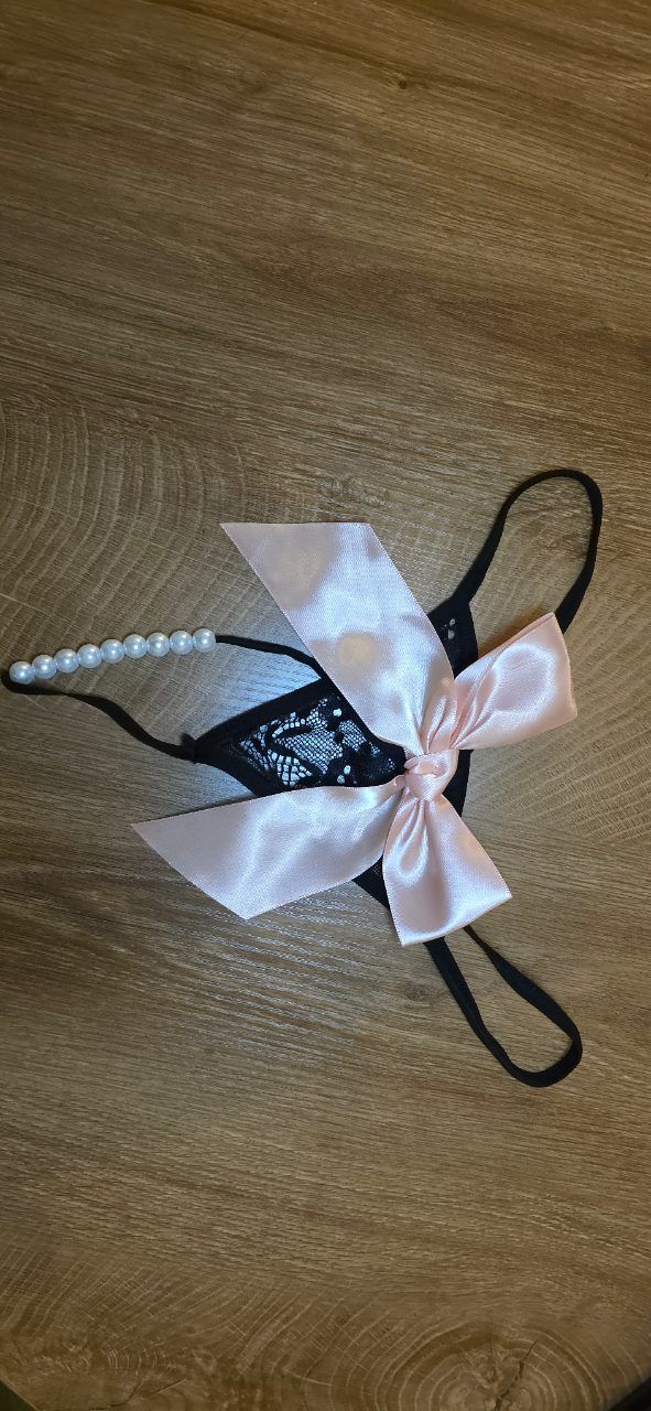 String mit Perlen und Schleife Size S